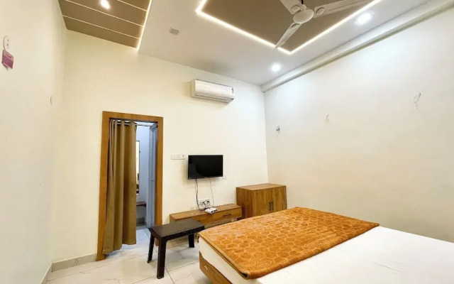Hotel Gupta Residency - near Temple