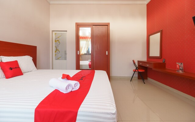 RedDoorz Syariah near UISU Medan