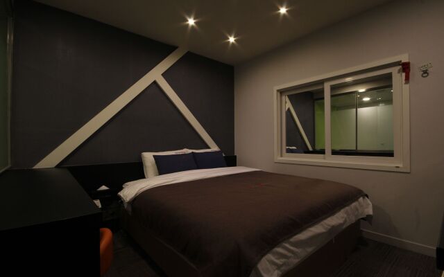 The M Hotel