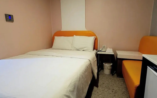 SKY Motel