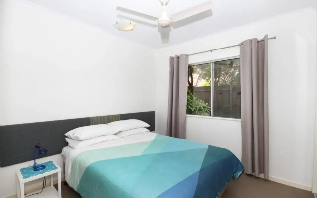 Unit 2 'Sea Breeze Villas', Coolum Beach