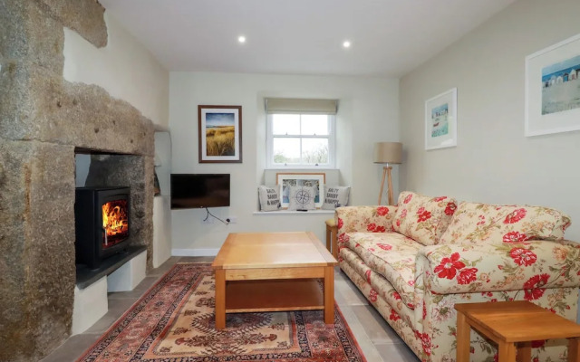 Tretoil Farm House