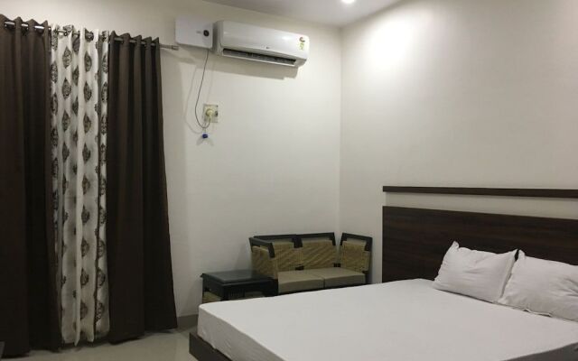 Hotel Paras