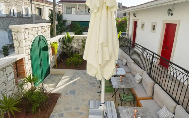 Pom Alaçati