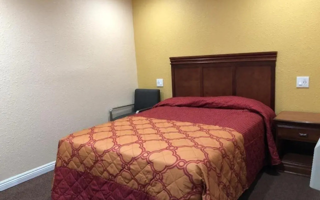 Hotel West Inn Hollywood LA