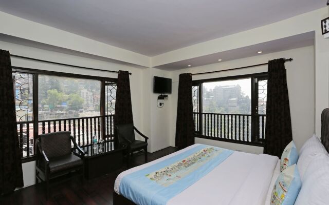 OYO Rooms 055 Mall Rd Tourism Lift