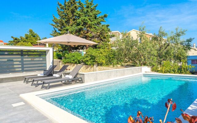 Summer Breeze Apartments