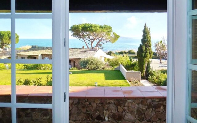 Studio in Sainte-maxime, With Wonderful sea View, Pool Access and Encl