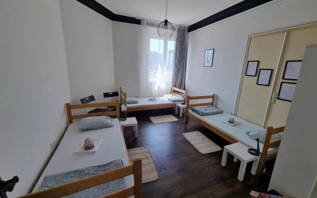 Downtown Belgrade Hostel and Apartments