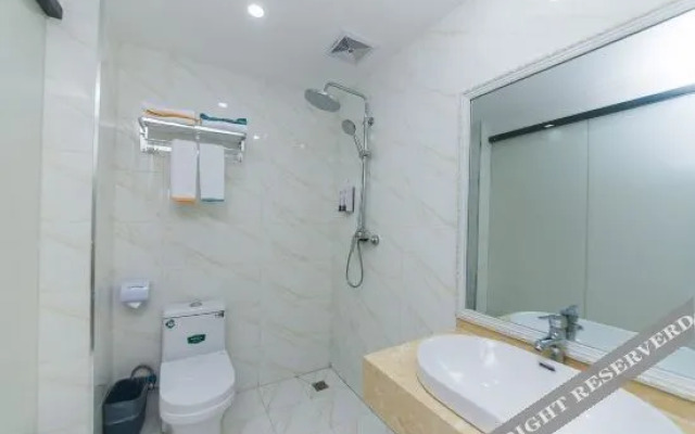 Century Business Hotel (Zuoling New Town)