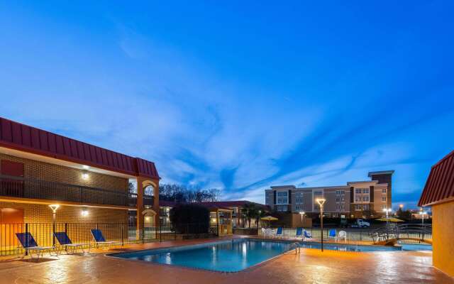 Days Inn by Wyndham Forsyth