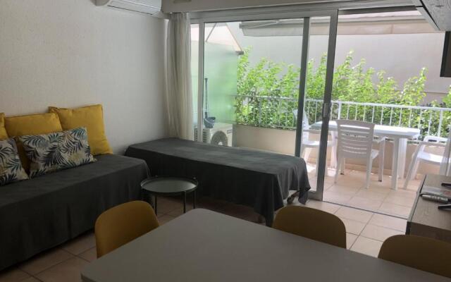 Appartement Saint-Raphaël, 1 pièce, 3 personnes - FR-1-466A-11