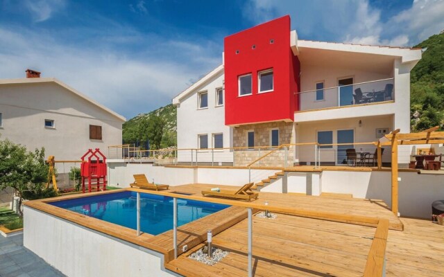 Nice Home in Lukovo with Hot Tub, WiFi & 4 Bedrooms