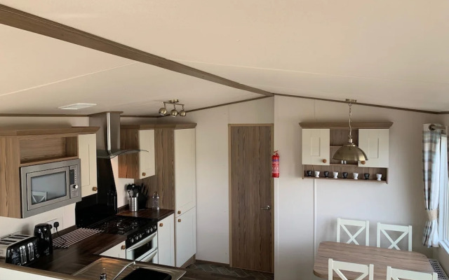 Beautiful 2-bed Caravan in Stratford-upon-avon