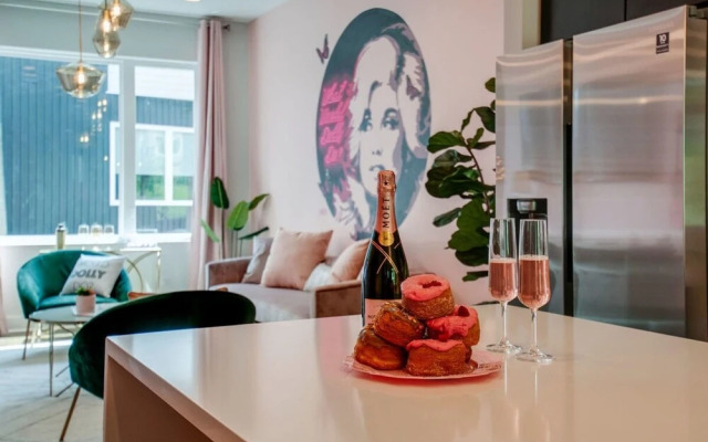 Going Fast Dollys Dream 12 Beds