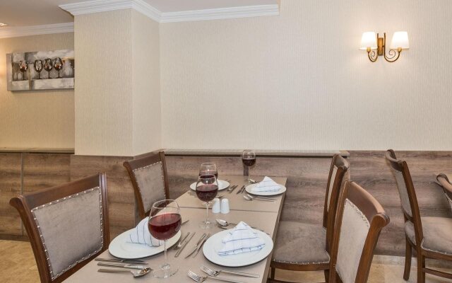 Alphonse Hotel