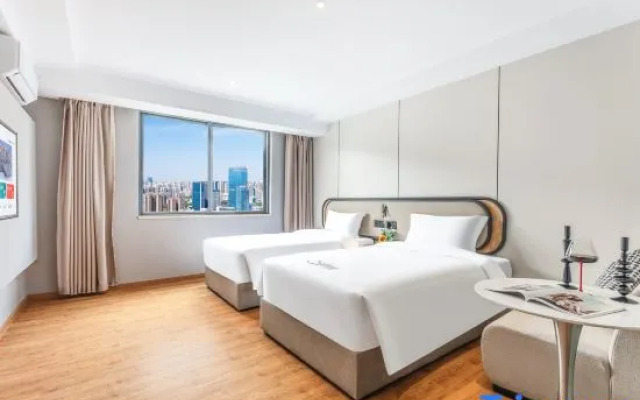 Yimi Selected Hotel (Airport Road Branch)