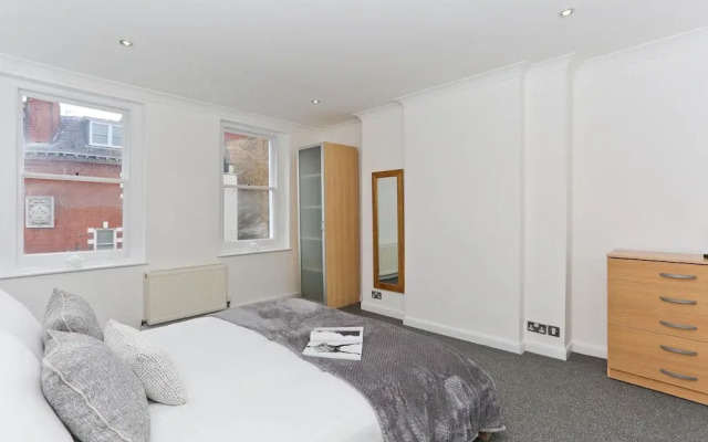Platinum Apartments in Farringdon 9980