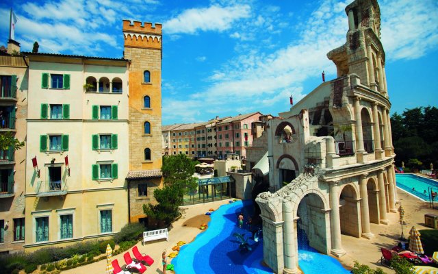 Europa-Park Freizeitpark & Erlebnis-Resort, Hotel Colosseo