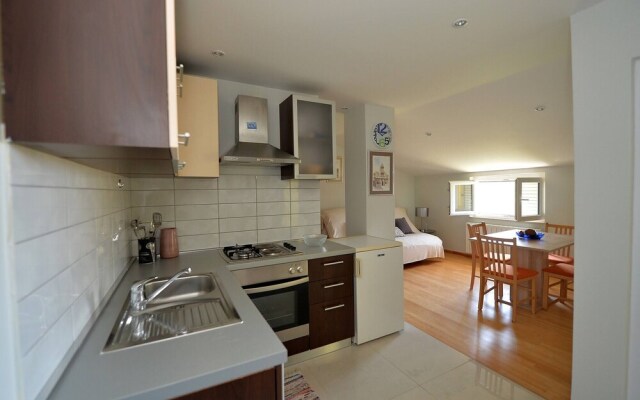 Holiday Apartment Home Simoni With Pool