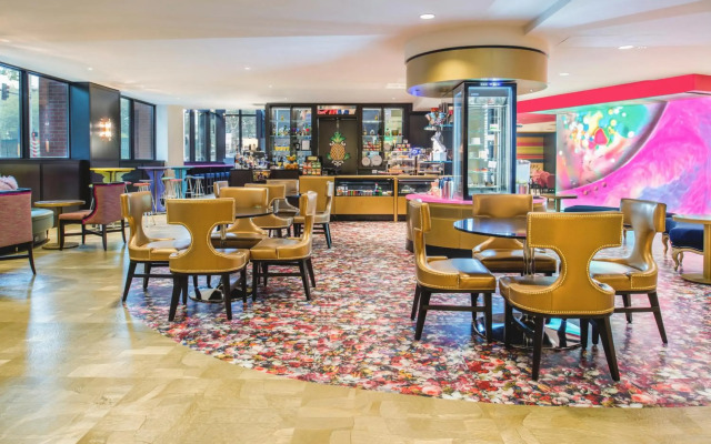 The Maxwell Hotel - A Staypineapple Hotel