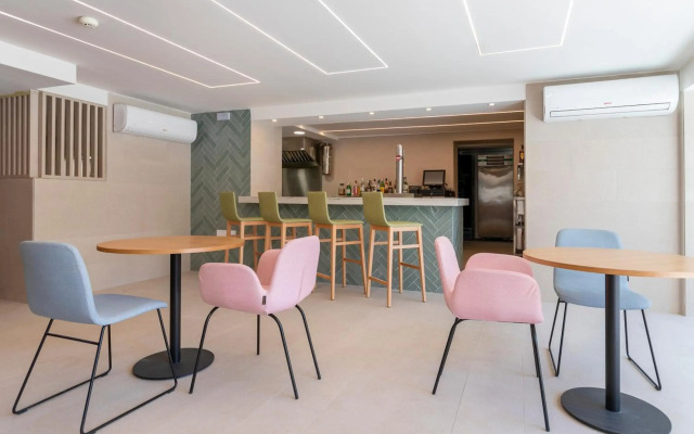 Halley Hotel & Apartments Affiliated by Melia