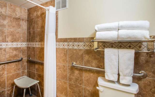 AmericInn by Wyndham Grand Forks