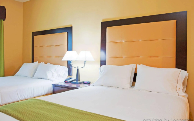 Holiday Inn Express & Suites Foley by IHG