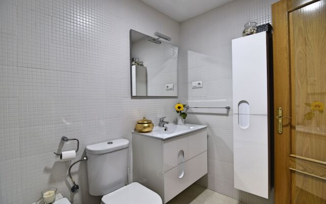 Juan de Austria - terraza y parking