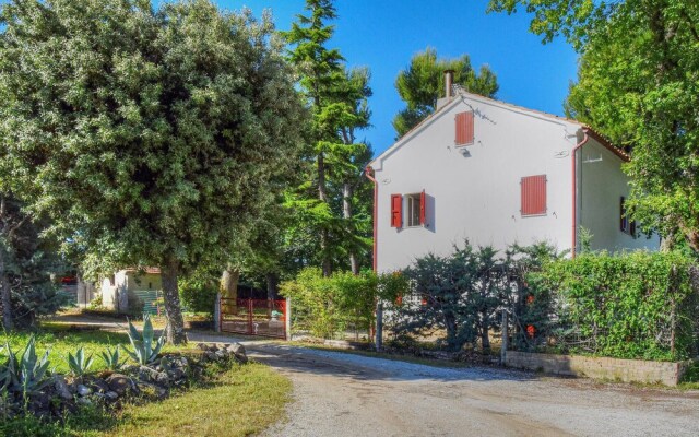 Beautiful Home in Cingoli With 3 Bedrooms and Wifi