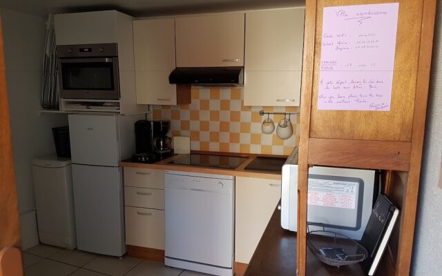 Holiday home Aqueducienne