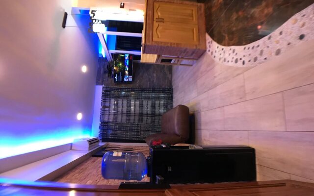 CLOCKWORKORANGE Luxury Suites