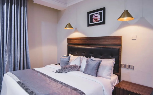 Bon Hotel Platinum