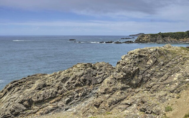 Brookings Vacation Rental Studio - Walk to Town!