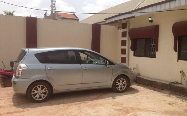 Charming 2-bed Cottage in Benin City