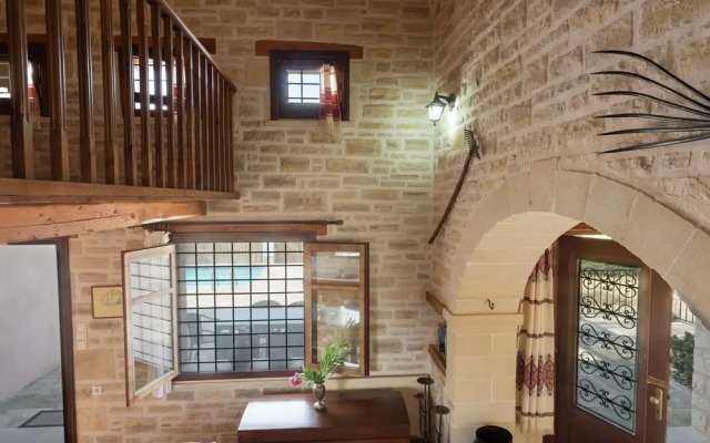 Villa with Private Swimming Pool near Gerani Sea Beach