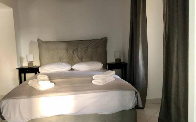 Chill out studio in the leafy Livadia village