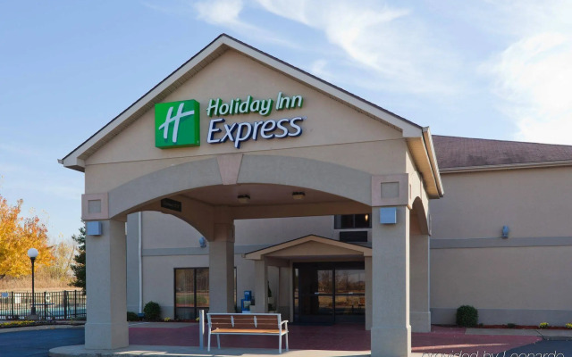 Greenfield Inn & Suites Owensboro, KY Airport