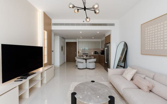 Chic 2BR w Sea Views Near Marina JBR