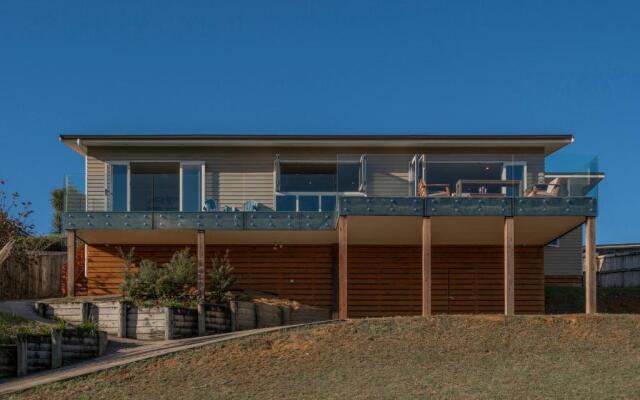 Ohuka Lookout - Whitianga Holiday Home