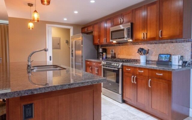Maui Westside Properties: K301 Amazing 2 Bed W/bbq 2 Bedroom Condo