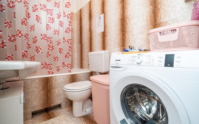 Awesome Apartment in Mlini With Jacuzzi, 3 Bedrooms and Wifi