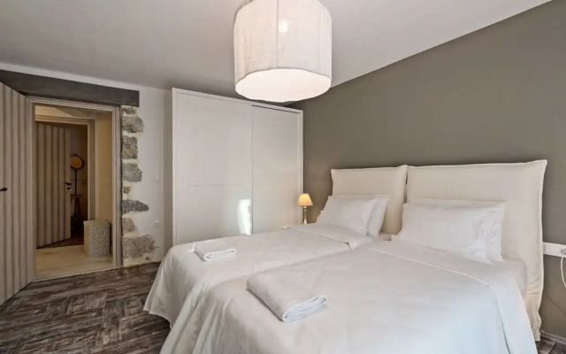 Traditional & Luxury, only few km from sea #2