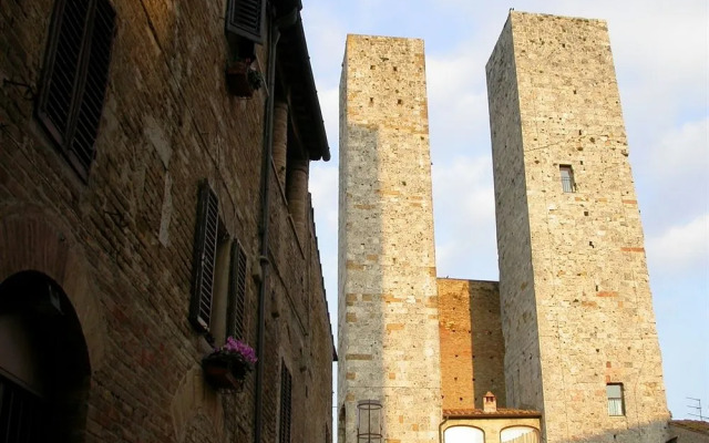 A La Casa Dei Potenti