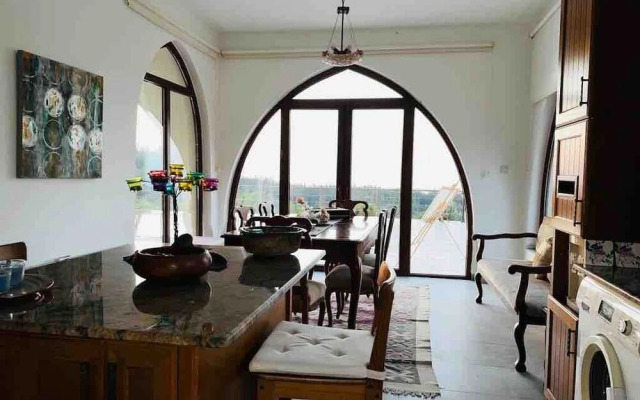 "villa She Ruz "