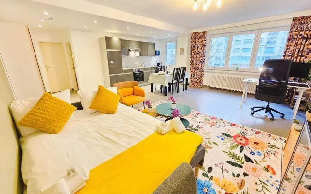 Exceptional 1BR Apartment in center