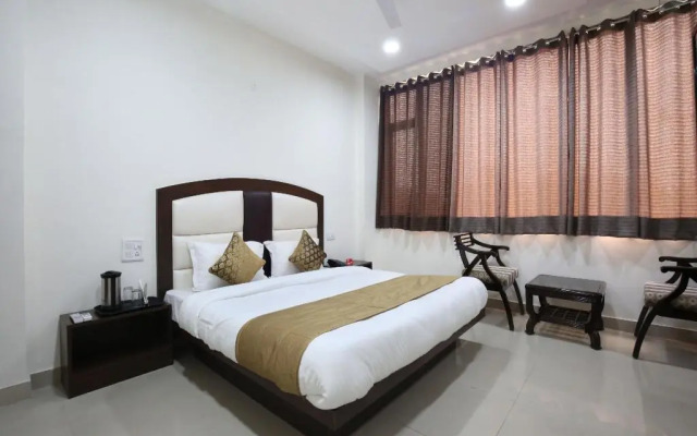 Hotel The Benz By OYO Rooms