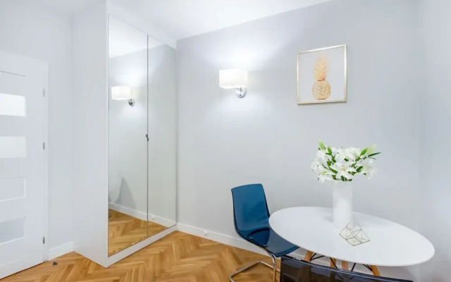 Copernicus Museum Apartment ClickTheFlat