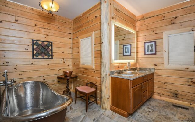 Boulder House 6 Bedroom House