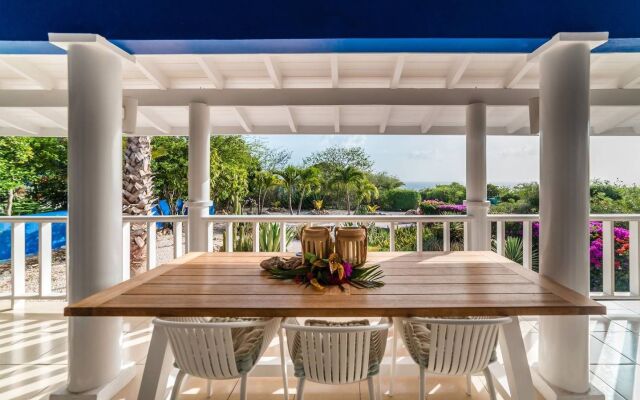 ◥ Caribbean Oasis with Tropical Garden & Pool ◤